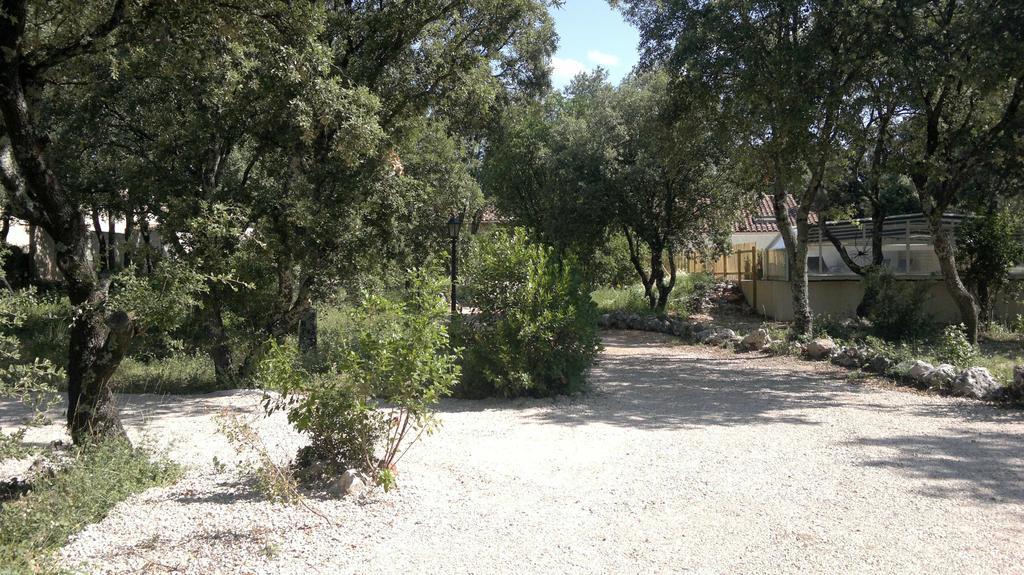 A L'Est D'Uzes Villa Saint-Siffret Eksteriør billede